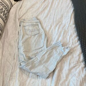 American Eagle mom jeans - size 6 long